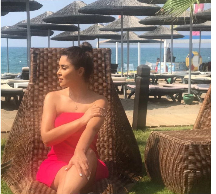 Rahidə Baxışova da çimərlikdən şəklini paylaşdı - FOTO