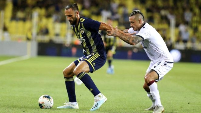 2:2 bərabərə bitən matçda oyundan çox ona baxdılar (FOTO)