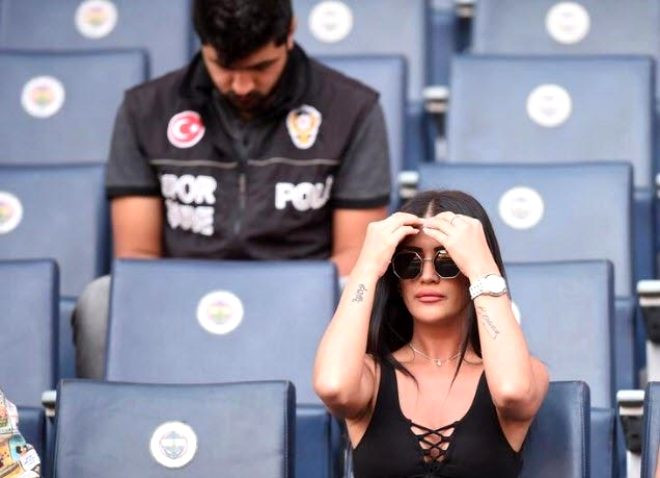 2:2 bərabərə bitən matçda oyundan çox ona baxdılar (FOTO)