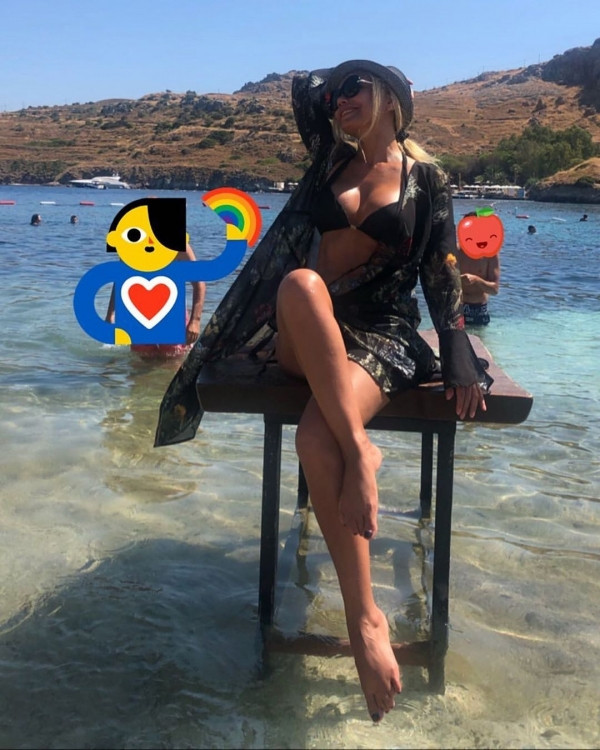 Nura Suri bikinidə poz verdi - FOTO