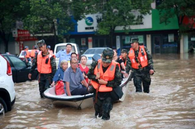 Çində “Lekima” qasırğasından əhali belə can qurtarır - FOTOLAR