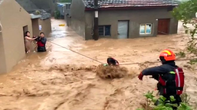 Çində “Lekima” qasırğasından əhali belə can qurtarır - FOTOLAR
