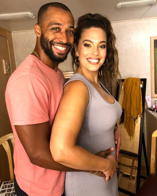 ''Şəhərin yarısıyla yatdım'' deyən model hamilə qaldı - FOTOLAR