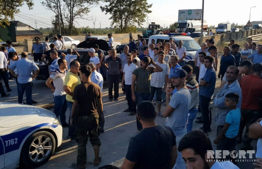 Toy karvanında olan maşın qəzaya düşdü: 6 yaralı var - FOTO