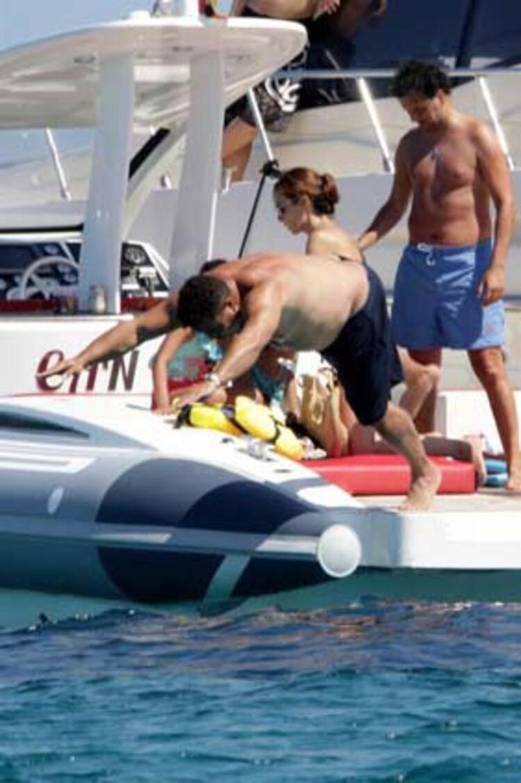Ronaldo ailəsi ilə istirahətdə - çəkisi biraz da artıb (FOTOLAR)