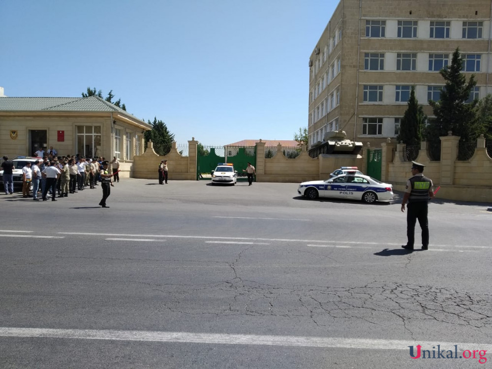 Pilotumuz son mənzilə belə yola salındı - FOTOLAR