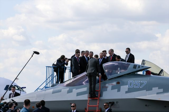 Putin Ərdoğana rus dondurması aldı - VİDEO