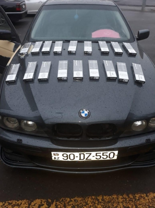 Avtomobildə gizlədilən siqaretlər aşkarlanıb 