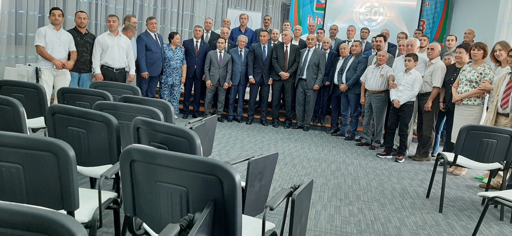 Vahid Nəzərovu MOK-da təbrik etdilər - FOTO