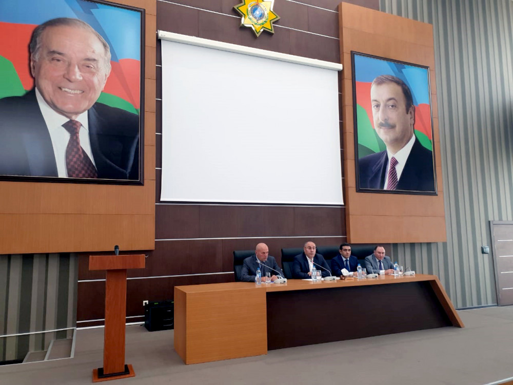 Komitə sədri baş idarələrdə mövcud vəziyyətlə tanış oldu - FOTOLAR