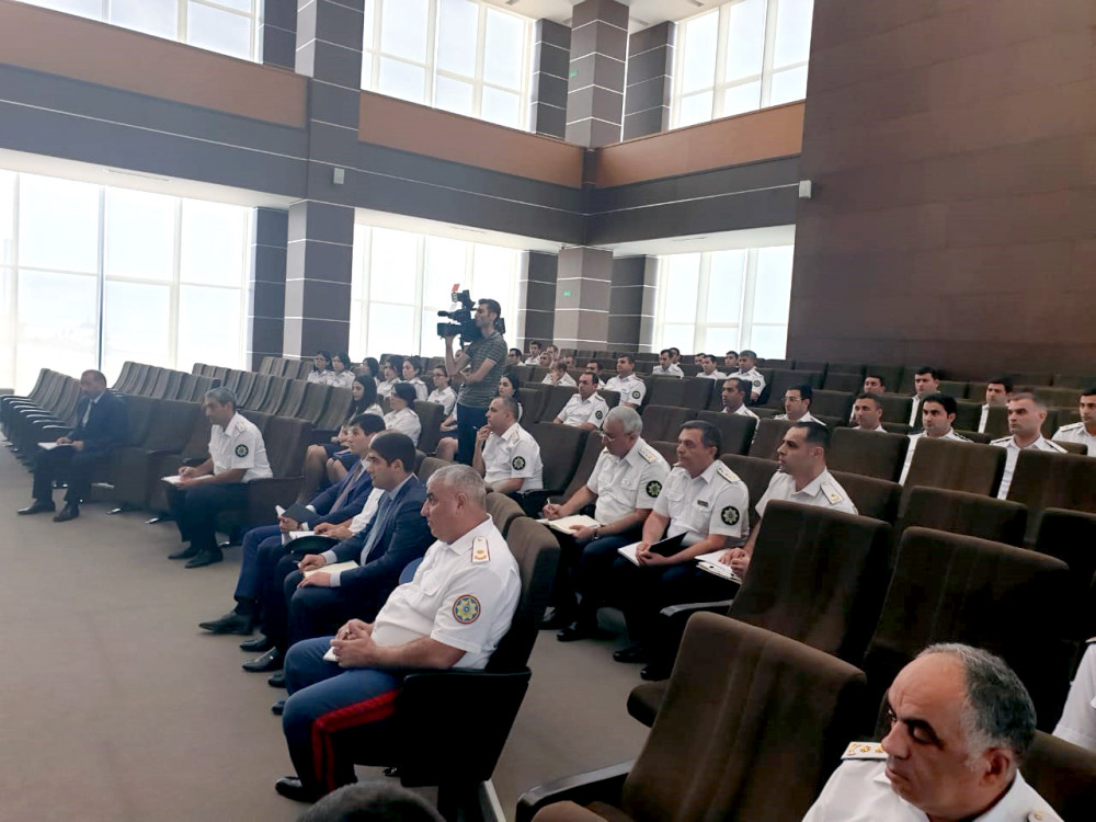 Komitə sədri baş idarələrdə mövcud vəziyyətlə tanış oldu - FOTOLAR