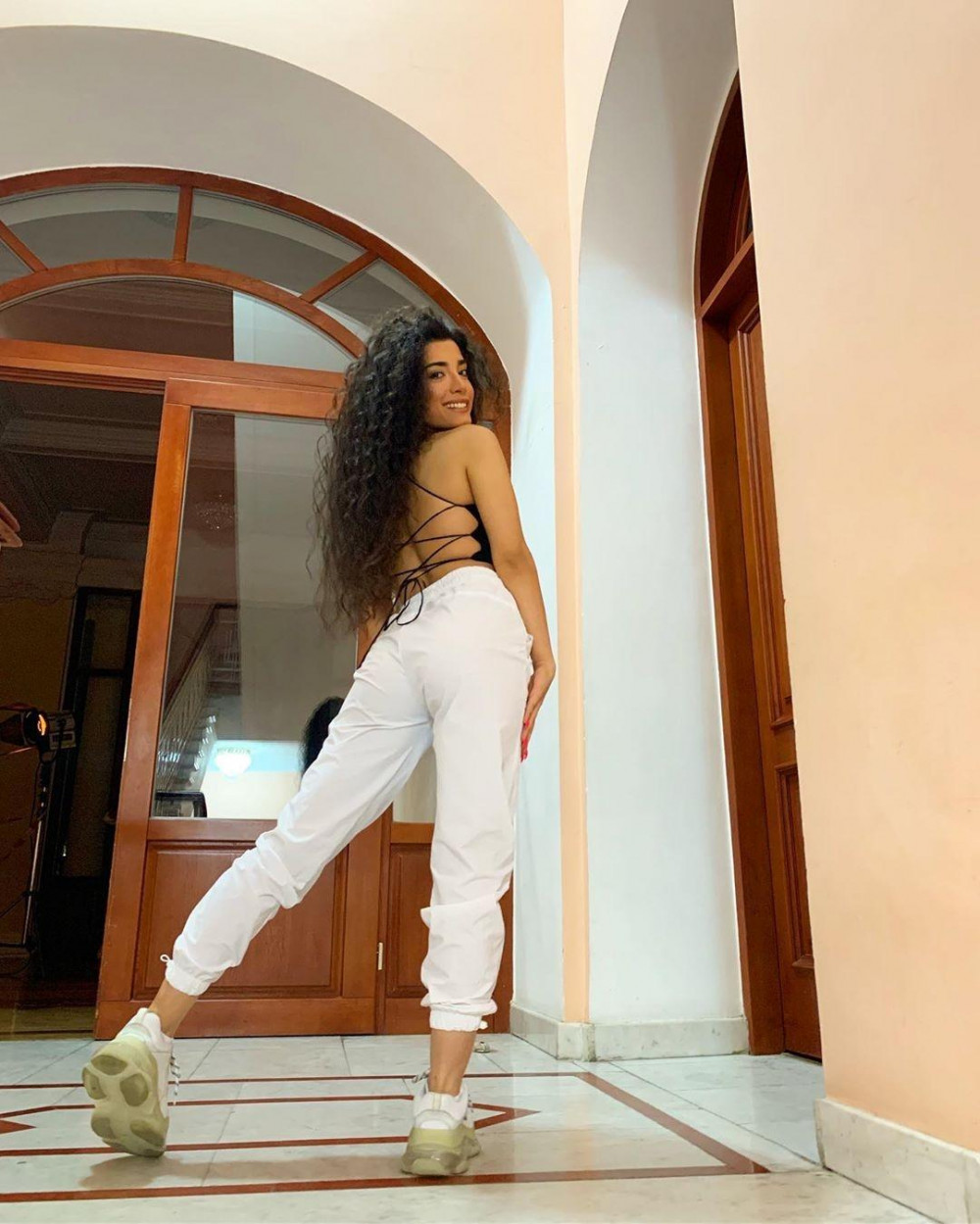 "Biri bu qızı dişləsin" - FOTOLAR