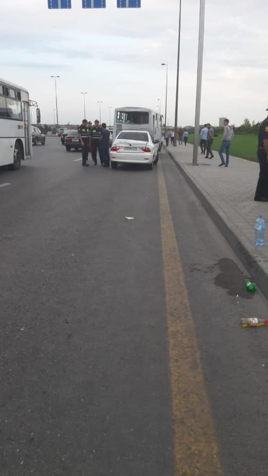 Bakıda hava limanı yolunda avtobuslar toqquşub - FOTO