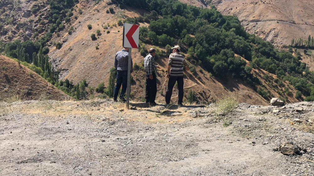Mikroavtobus qəzaya düşdü: 10 ölü, 8 yaralı var (FOTOLAR)