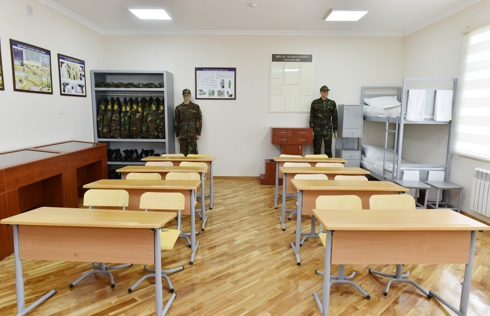 İlham Əliyev təmir olunan məktəbdə - FOTOLAR-YENİLƏNİB