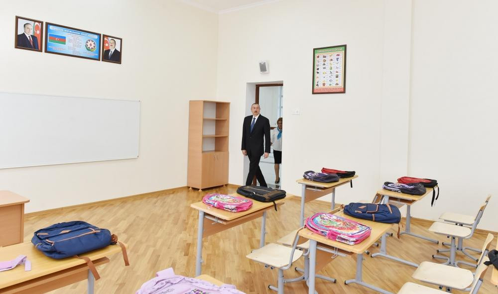 Prezident bu məktəbdəki şəraitlə tanış oldu - FOTOLAR