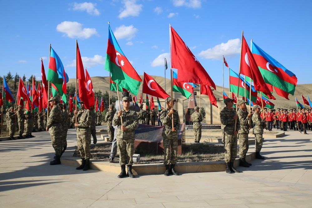 Bakıya görə səfir də yürüşə qoşuldu - FOTOLAR