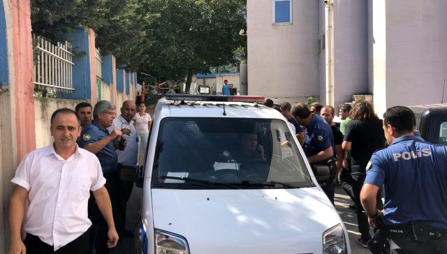 18 yaşlı gənc məşhur həkimi bıçaqladı - dişi keyləşmədiyi üçün (FOTO)