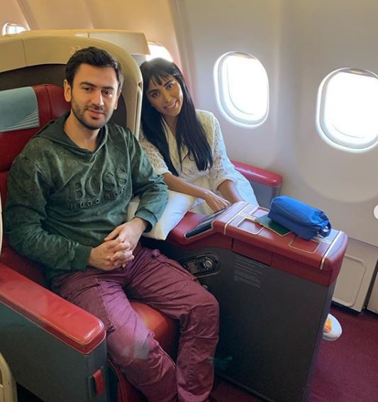 Nanə Üzeyir Mehdizadə ilə birlikdə ölkədən getdi - FOTO