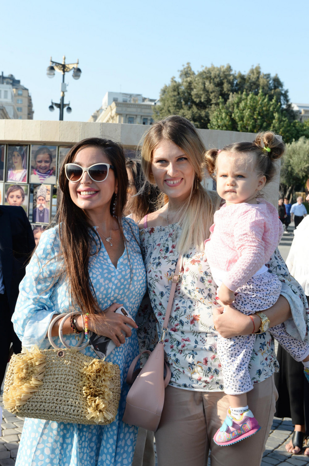 Leyla Əliyeva “Bir günəş altında” fotosərgisində - FOTO