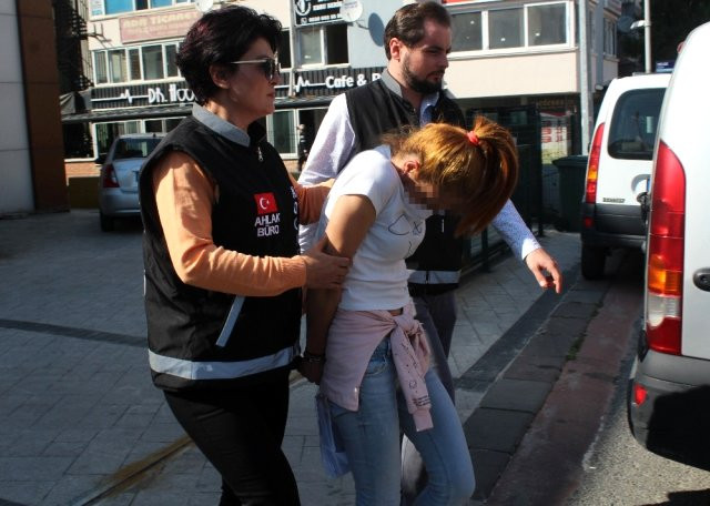 Azərbaycanda onu tanımasınlar deyə üzünü gizlətdi - FOTOLAR