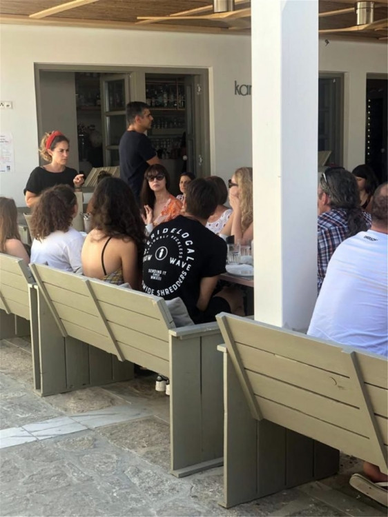 Monika Belluççi Parosda göz qamaşdırdı - FOTO