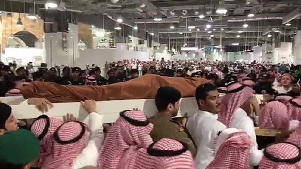 Kralın öldürülən şəxsi mühafizəçisi belə dəfn edildi - FOTO-VİDEO