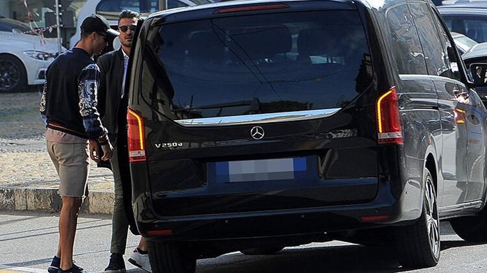 Ronaldo və sevgilisi jurnalistlərə əsəbləşdi - Bu görüntülərə görə ( FOTO)