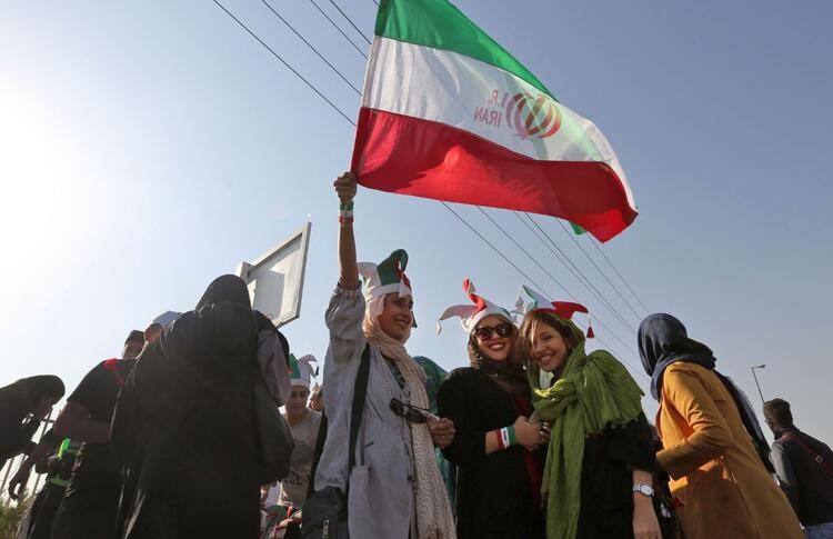 40 il sonra iranlı qadınlar - FOTOLAR