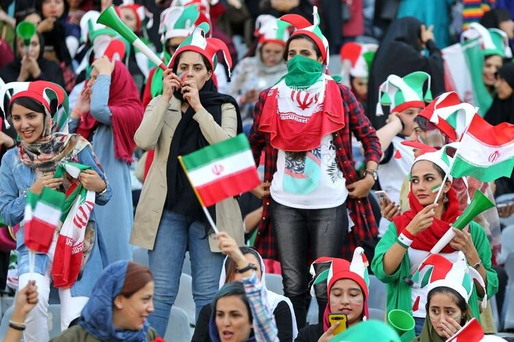 40 il sonra iranlı qadınlar - FOTOLAR