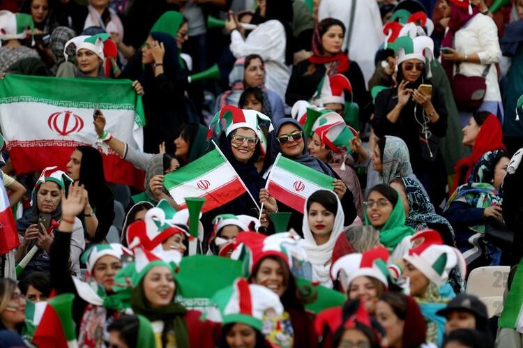 40 il sonra iranlı qadınlar - FOTOLAR