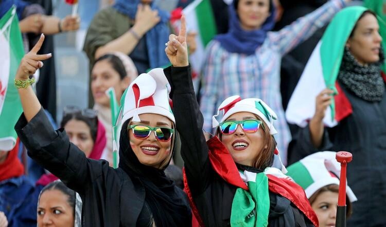 40 il sonra iranlı qadınlar - FOTOLAR