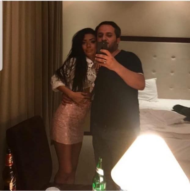 Model meyxanaçı ilə yataq otağındakı fotosunu paylaşdı (FOTO)