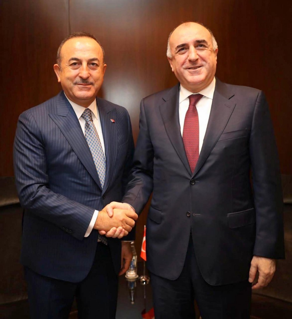Elmar Məmmədyarov türkiyəli həmkarı ilə görüşdü 