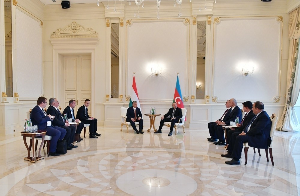 İlham Əliyev Macarıstanın Baş Naziri ilə görüşüb - FOTO