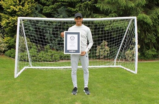 Məşhur futbolçu “Ginnesin rekordlar kitabı”na düşdü -  FOTO