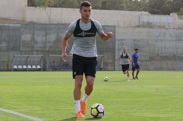 Adam öldürən futbolçumuz Araz Abdullayev yenidən avtoşluq etdi - VİDEO