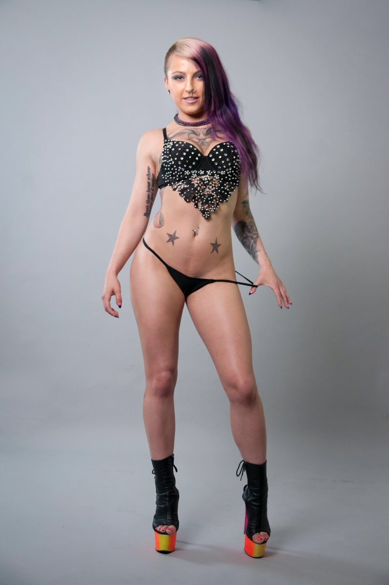 Porno ulduz MMA döyüşçüsü oldu - FOTO + VİDEO