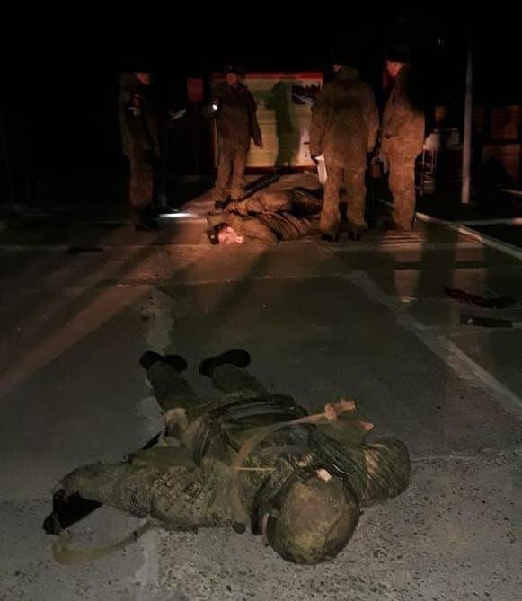 Əsgər Ramil Şamsutdinov bu cür alçaldığına görə, 8 hərbçini öldürüb - VİDEO
