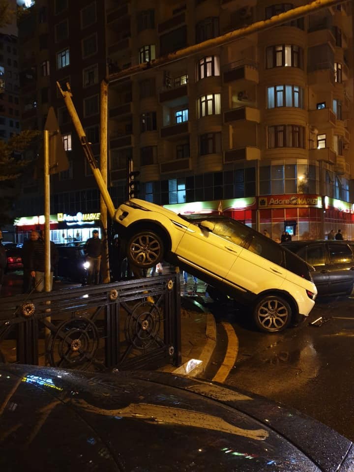 Görün "Range Rover" hara çıxdı... - FOTO