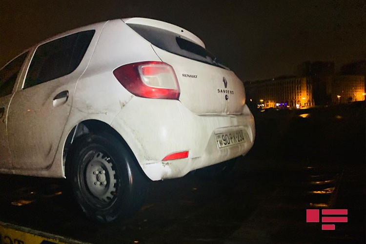 Bakıda "Porsche" qəza törətdi - FOTO