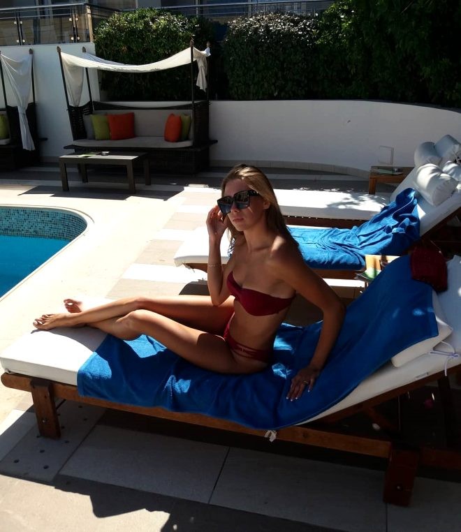 Model ərini 60 yaşlı kişi ilə aldatdı - VİDEO