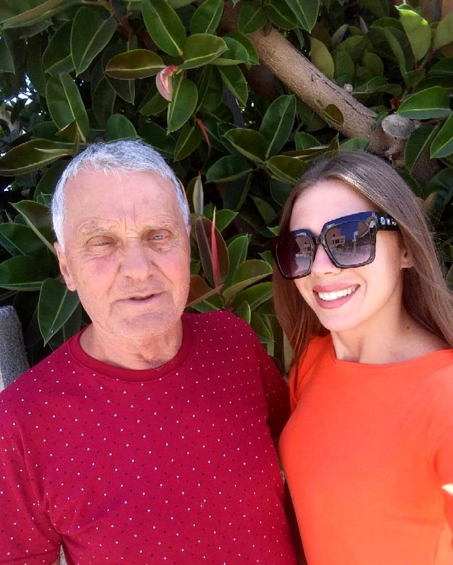 Model ərini 60 yaşlı kişi ilə aldatdı - VİDEO