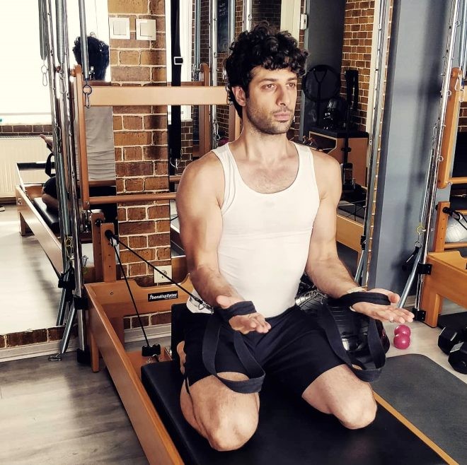 Hər kəs o gəncdən danışır - Bir vaxtlar "səfeh" kimi baxırdılar, indi isə... (FOTOLAR)