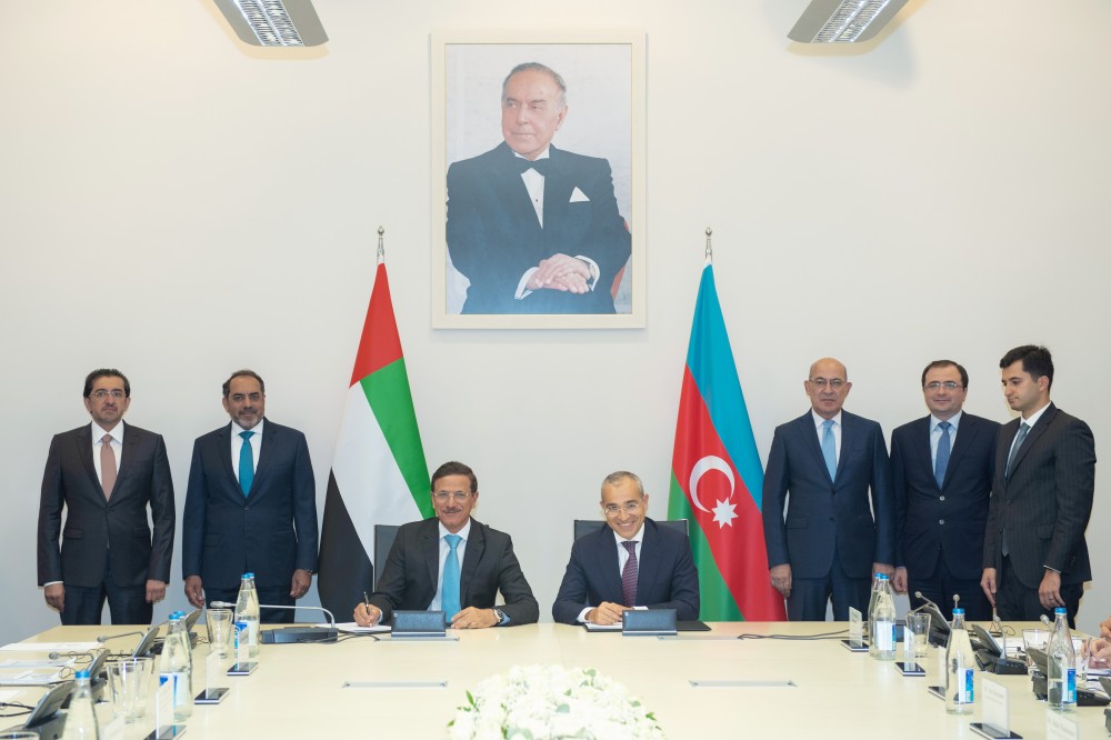 Azərbaycan-BƏƏ Hökumətlərarası Komissiyasının iclası keçirildi - FOTO