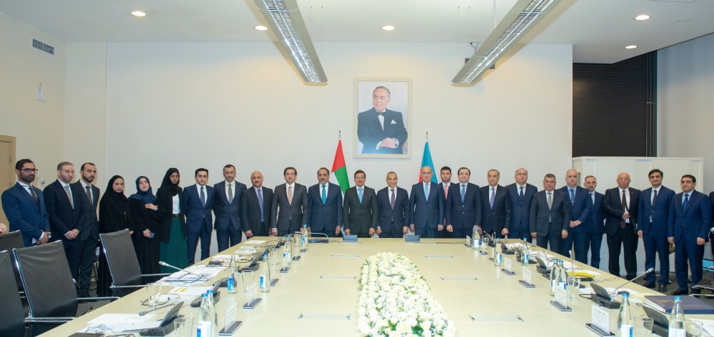 Azərbaycan-BƏƏ Hökumətlərarası Komissiyasının iclası keçirildi - FOTO