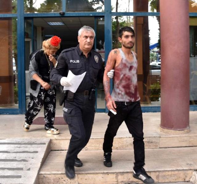 Sevgilisinə təcavüz edən şəxsə dönər bıçağı ilə hücum etdi - FOTO+VİDEO
