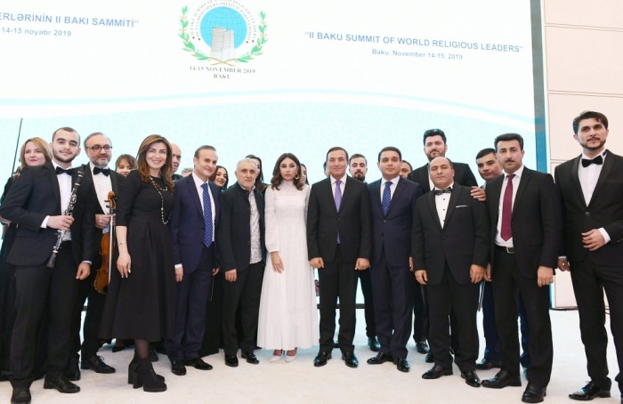 Prezident və xanımı dini liderlərlə ziyafətdə - FOTOLAR