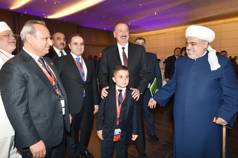 Prezident və xanımı dini liderlərlə ziyafətdə - FOTOLAR
