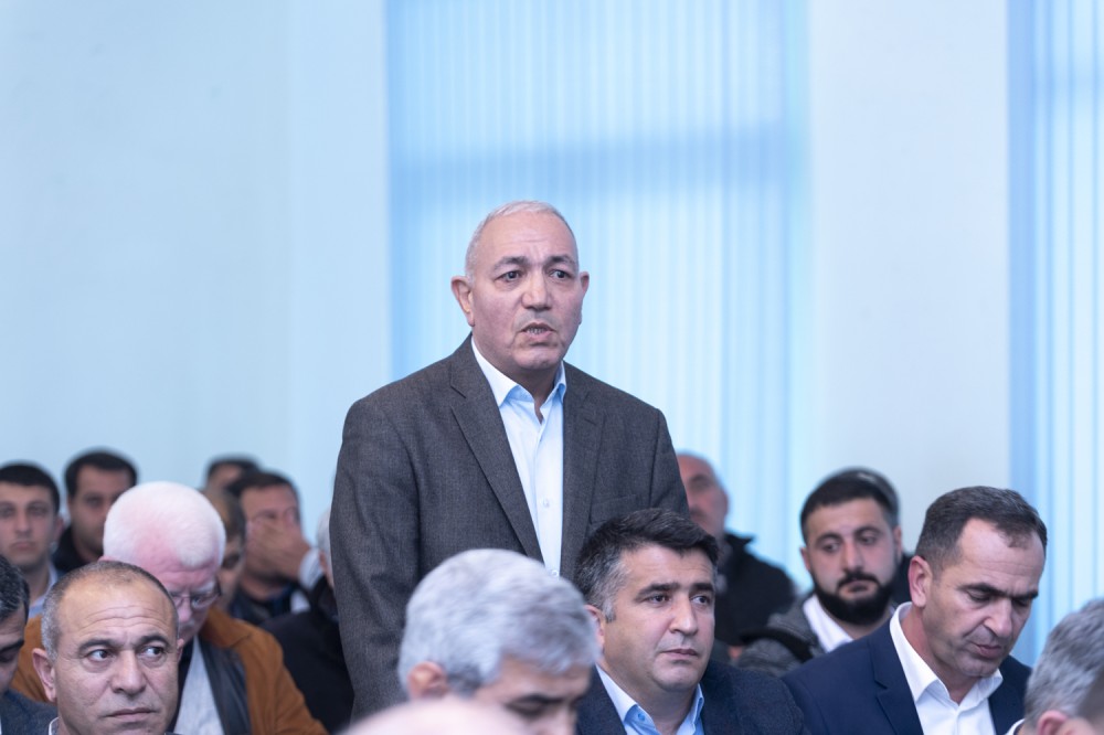 Zirədə istixana rəhbərləriylə görüş keçirilib 